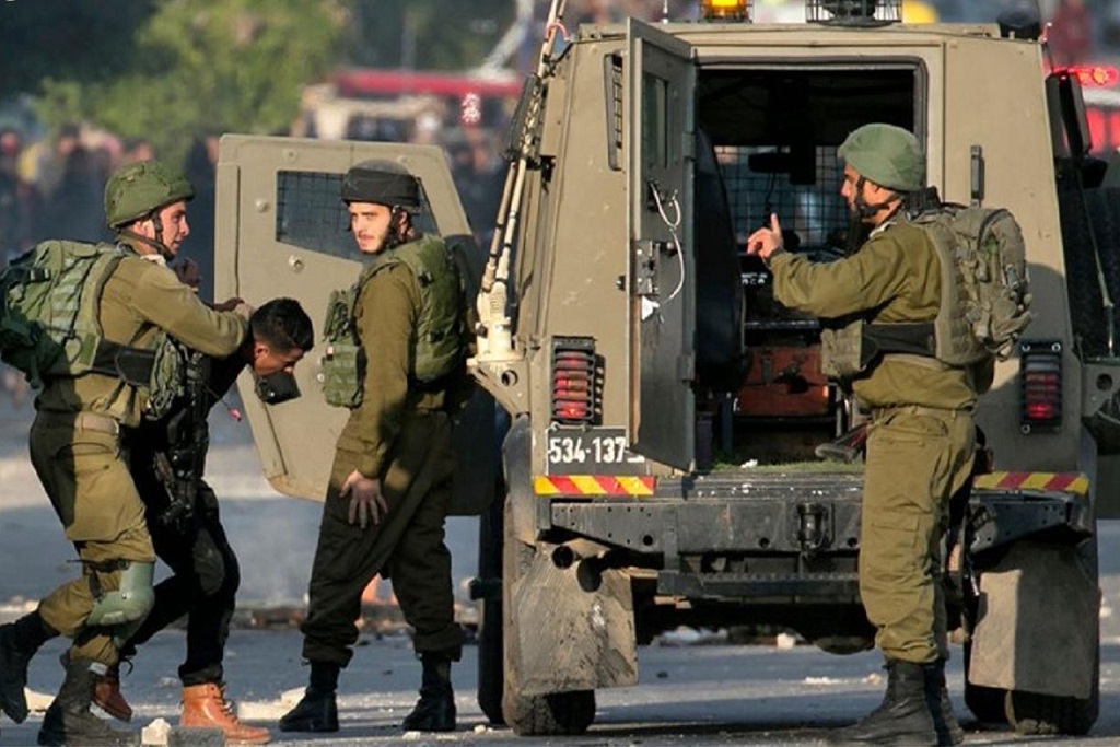 IOF kidnaps four Palestinians in W. Bank and J’lem