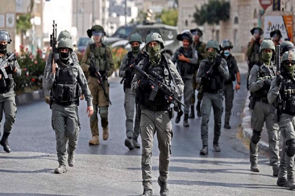 Israeli forces kidnap several Palestinians in West Bank, al-Quds