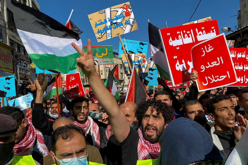 Jordanians stage mass rally in protest against water-for-energy deal with Israel