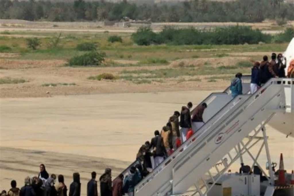 Freed Yemeni prisoners arrives at Aden airport