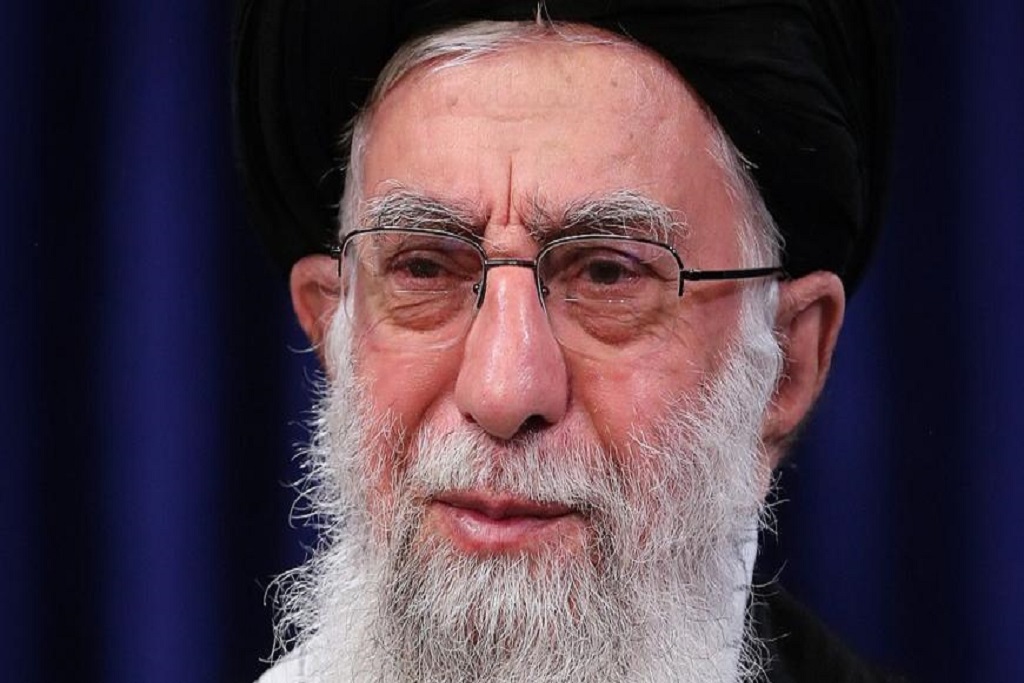 Khamenei: Normalizing ties with Israel will only make the Arab Nations exploited