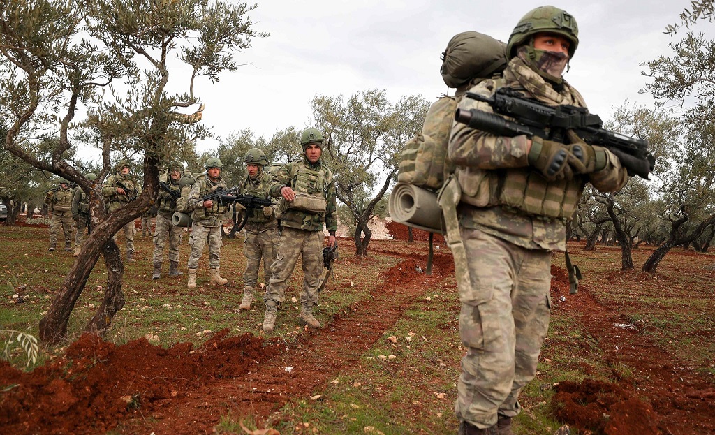 Martyrdom of a Syrian soldier following Turkish attacks