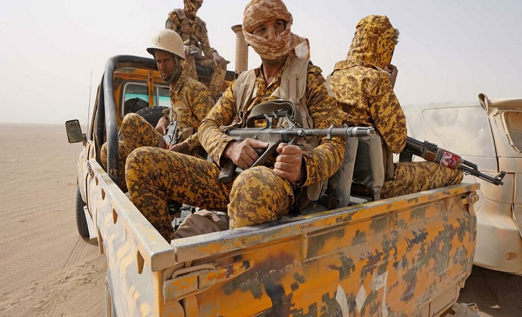 Yemeni soldiers succeed in stopping oil smuggling in Shabwah