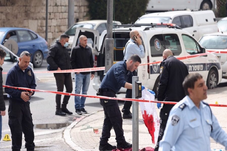 Israeli forces kill young Palestinian over alleged stabbing attack in Old City of al-Quds