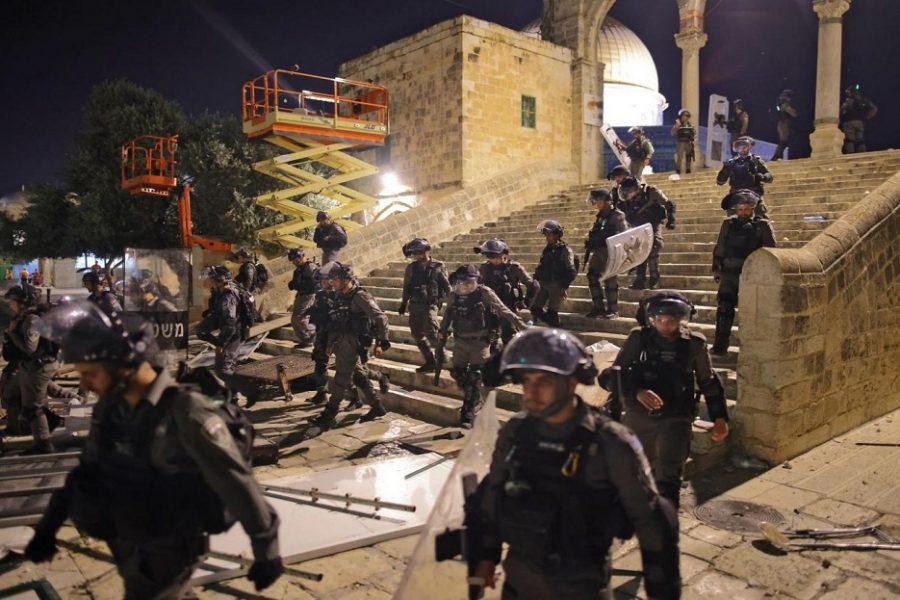 Jewish settlers destroy Aqsa Mosque under police guard