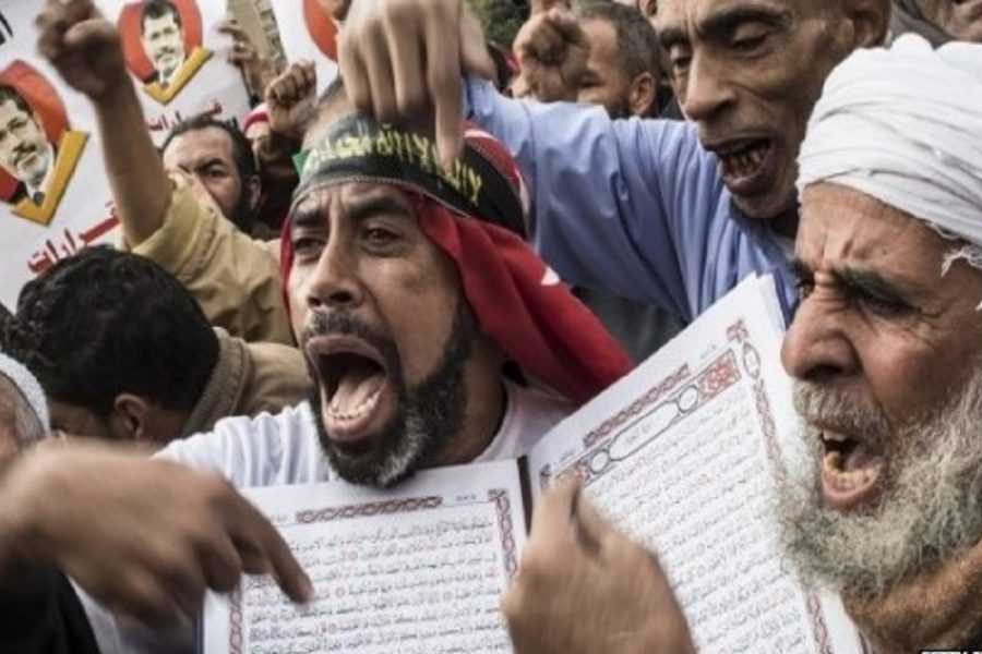 Demonstration of thousands of Yemenis protesting the desecration of the Holy Quran