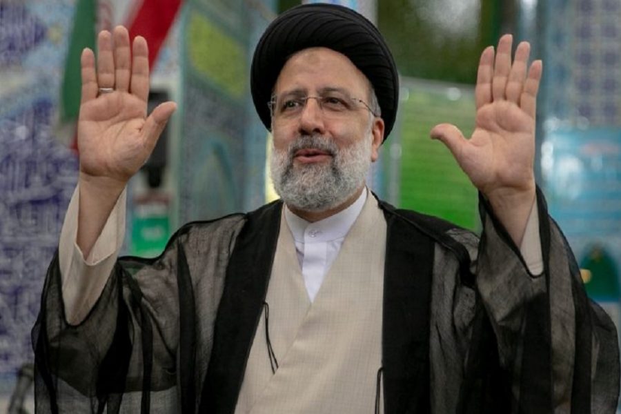 Raeisi praises honors IRGC, Soleimani as heroes in fight against terror