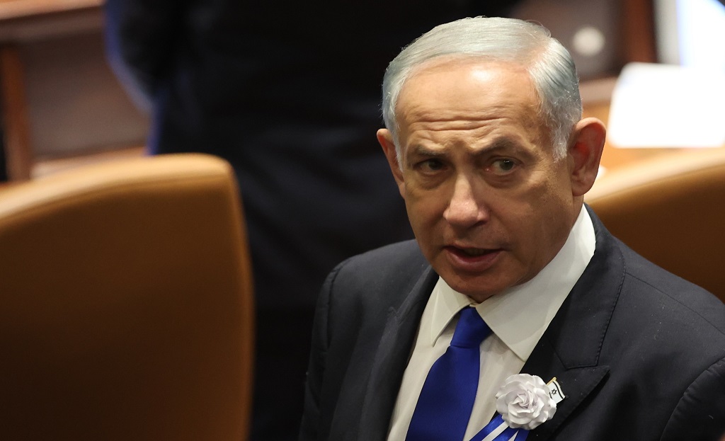 Netanyahu bars ministers from visiting US