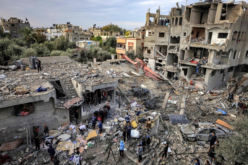 Defeat in the Gaza war and the attack of the Israeli regime on military advisors in Syria!