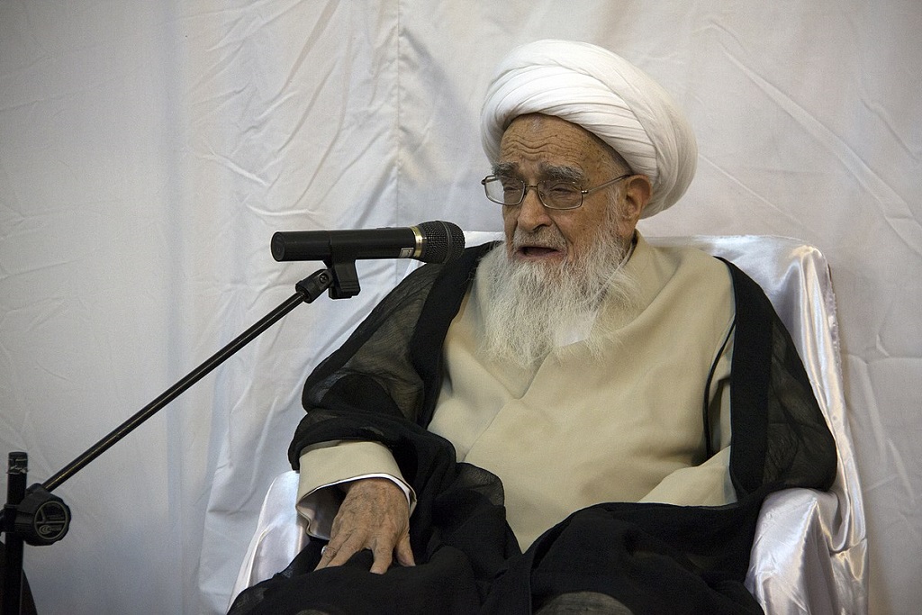 Ayatullah Khamenei: Ayatullah Golpaygani alikuwa miongoni mwa nembo na nguzo muhimu katika chuo kikuu cha kidini cha Qum