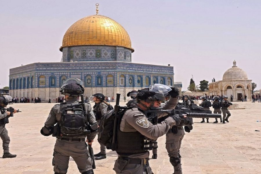 Wazayuni wavamia msikiti wa al Aqsa na kuwatia nguvuni Wapalestina 12