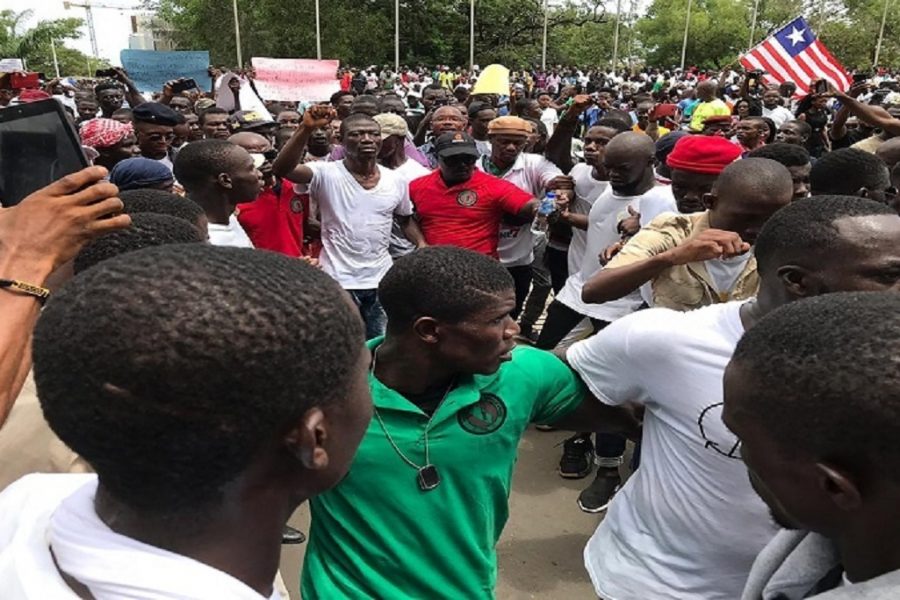 Raia wa Liberia waandamana kupinga gharama za maisha huku Rais Weah akirejea nchini baada ya safari ya siku 48