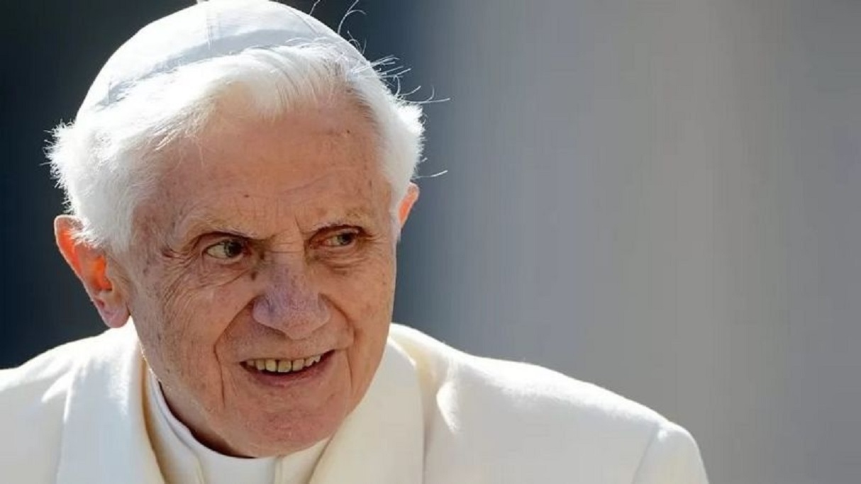 Kiongozi wa zamani wa Kanisa Katoliki, Benedict XVI, afariki dunia