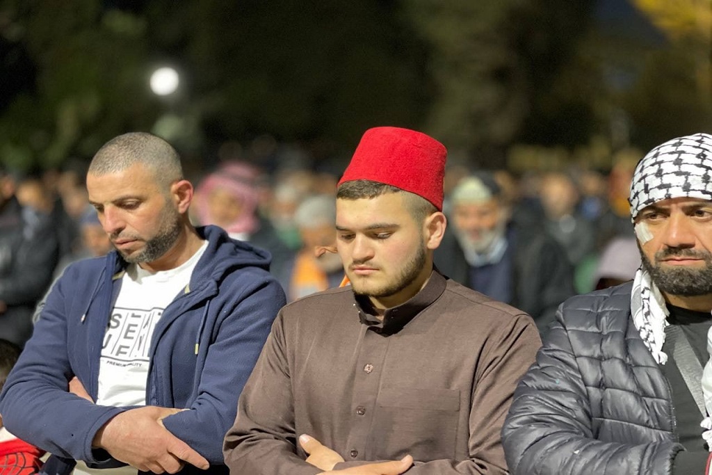 Swala ya Isha na Tarawehe katika Msikiti wa Al-Aqsa usiku wa tarehe 21 Ramadhani