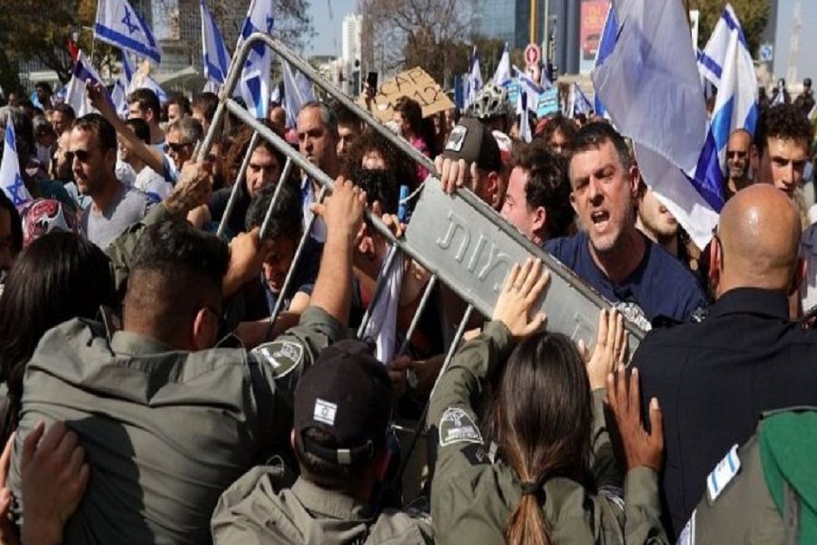 Kuzuia barabara na kukusanyika mbele ya nyumba ya mamlaka ya Kizayuni huko Tel Aviv