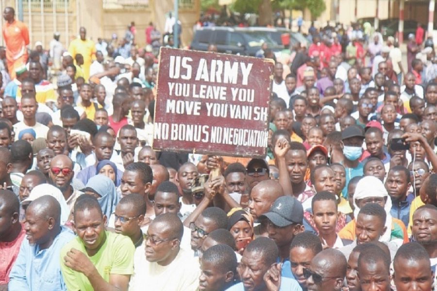 Waniger waandamana kutaka majeshi ya kigeni yaondoke nchini mwao