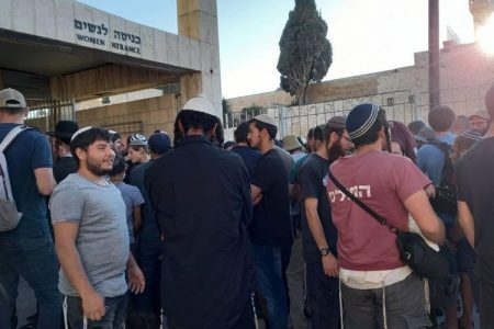 یہودی آباد کاروں کے ہاتھوں مسجد اقصیٰ کی بے حرمتی ناقابل قبول ہے: مصر