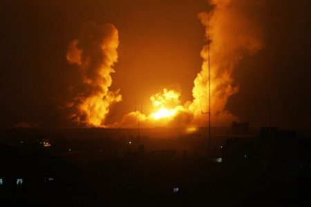 غزہ کی پٹی پر اسرائیلی جنگی طیاروں کی وحشیانہ بمباری