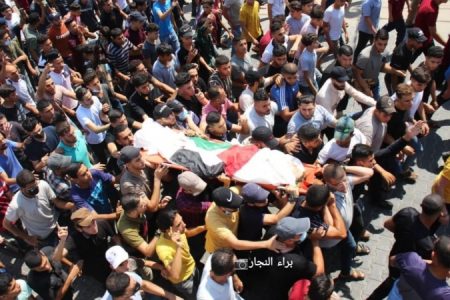 لیلۃ الغضب احتجاجی مظاہرے میں فلسطینی نوجوان شہید