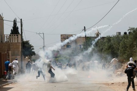 یاسرعرفات کی برسی پر نکالی گئی ریلیوں پر صہیونی فوج کی فائرنگ، 86 فلسطینی زخمی