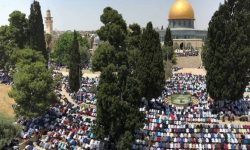 صہیونی ریاست لرزہ بر اندام، 60 ہزار فلسطینیوں نے کی مسجد الاقصیٰ میں نماز جمعہ ادا