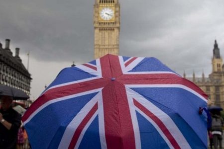کیا خطے میں امریکہ کی جگہ برطانیہ لے رہا ہے؟