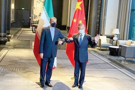 امریکی صدر بڑھتے ہوئے ایران-چین تزویراتی تعاون کو نظرانداز نہیں کر سکتے!، امریکی تجزیہ نگار