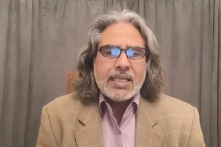 برطانوی دستاویزی فلم ساز: یمنی عوام کی مقاومت امام خمینی کے نظریئے سے جنم لیتی ہے