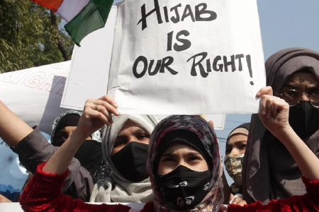 حجاب کے خلاف پردۂ سیمیں کا پہلا قدم اور ہم