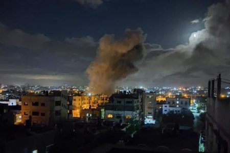 غزہ کی پٹی پر مزاحمتی ٹھکانوں پر اسرائیلی فوج کی بمباری