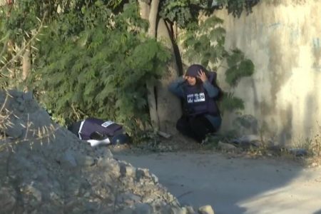 شیرین ابو عاقلہ کو نشانہ بنا کر شہید کیا گیا: شہیدہ کےساتھی کا بیان