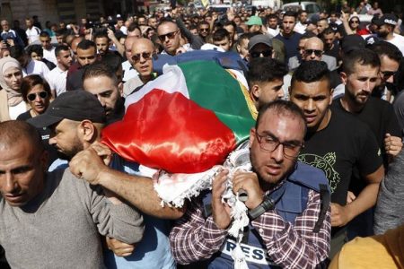 شہیدہ ابوعاقلہ کی آخری رسومات کی ادائیگی، تدفین کے لیے میت بیت المقدس منتقل