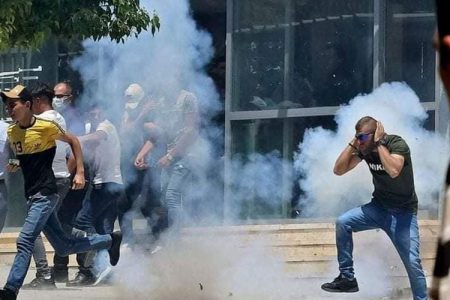 اسرائیلی فوج کا مسجد ابراہیمی کو یہودیانے کے خلاف فلسطینی ریلی پر طاقت کا استعمال