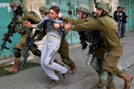 صیہونی عسکریت پسندوں کے ہاتھوں مغربی کنارے میں کئی فلسطینی گرفتار