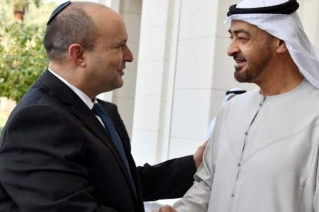 اسرائیلی وزیراعظم ہنگامی دورے پر متحدہ عرب امارات پہنچ گئے