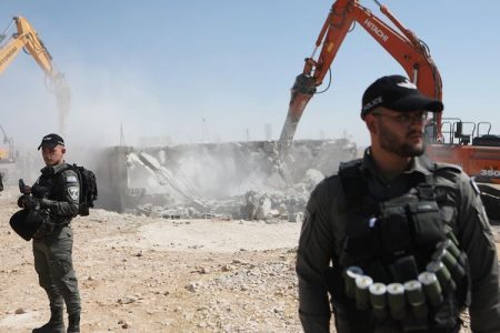 قابض اسرائیلی حکام کے 36 فلسطینی سکولوں کو مسمار کرنے کے حکمنامے