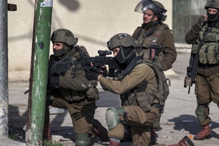 صہیونی فوج کا رام اللہ کے شمال مشرقی گاؤں پر حملہ، ایک فلسطینی نوجوان شہید