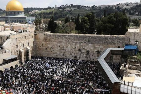 مسجد اقصیٰ پر سیکڑوں صیہونی آباد کاروں کا حملہ