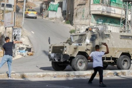 فلسطینی سکول کے طلبہ پر بھی اسرائیلی فوج کا آنسو گیس کا اندھا استعمال