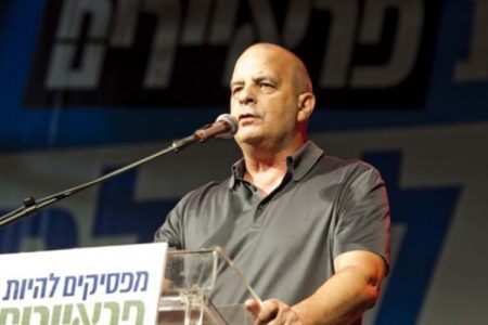 اسرائیل خانہ جنگی کے دہانے پر کھڑا ہے:سابق سربراہ شن بیٹ