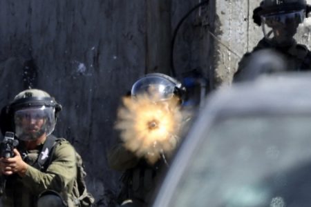 اسرائیلی فوجیوں کی براہ راست فائرنگ سے فلسطینی نوجوان شہید