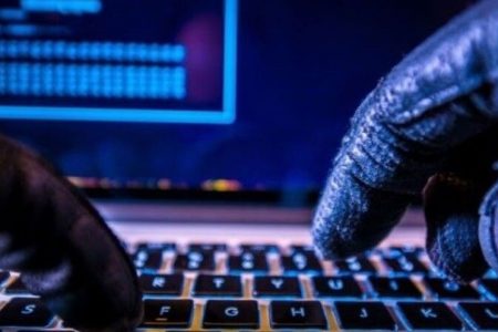 امارات کے مہمان صہیونیوں کی نمک حرامی، عرب صارفین کی معلومات کی چوری