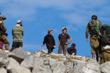 مغربی کنارے میں یہودی آباد کاروں کے فلسطینیوں پر پھر حملے