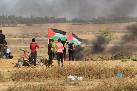 غرب اردن میں پرامن مظاہرین پر اسرائیلی فوج کا حملہ، متعدد شہری زخمی