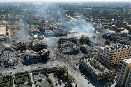 طوفان الاقصٰی کا بیسواں دن | امریکی اور یورپ کی مکمل حمایت کے سائے میں صہیونی ریاست کی ظآلمانہ بمباری، غزہ میں شہداء کی تعداد 7028 ہو گئی