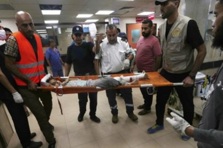 غزہ کے الشفا اسپتال پر صیہونی فوج کا سفاکانہ حملہ