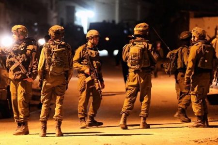 اسرائیلی فوج کا غرب اردن میں کریک ڈاؤن، 70 فلسطینی گرفتار