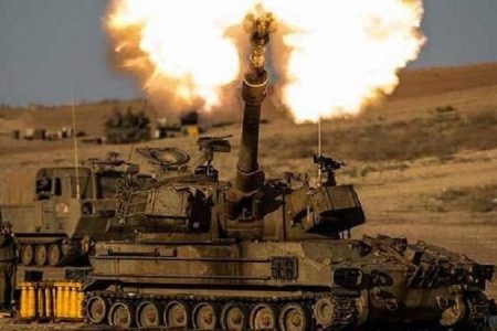 فلسطینی استقامت کے جیالے صیہونی حکومت کے ٹینکوں کے سامنے ڈٹ گئے