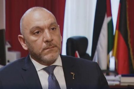 غاصب اسرائیلی فوجیوں کے ذریعہ غزہ سے شیر خوار بچیوں کا اغوا