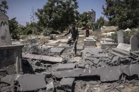 اسرائیلی فوج نے غزہ میں 1100 قبریں اکھاڑ کر 150 لاشیں چرا لیں